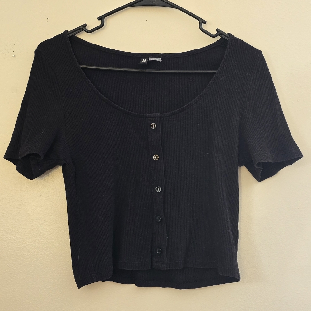 H&M Divided Women's XL Black Ribbed Button-Front Scoop Crop Top